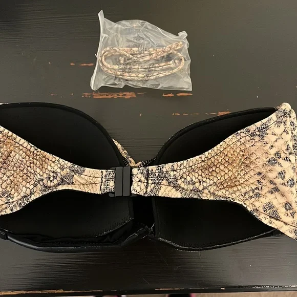 Seafolly Australia snakeskin bathing suit top - Picture 2 of 3